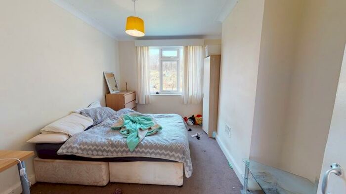 6 Bedroom Semi-Detached House To Rent In Rokeby Gardens, Headingley, Leeds, LS6