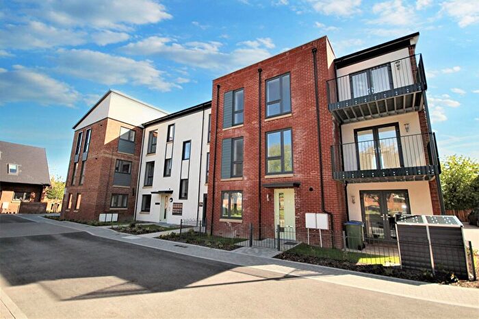 2 Bedroom Apartment To Rent In Winterton Square, Horsham, RH13