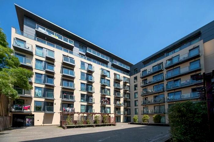 2 Bedroom Block Of Flats To Rent In High Street, Slough, SL1