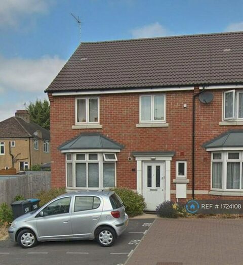 4 Bedroom Semi-Detached House To Rent In Barnacres Road, Hemel Hempstead, HP3