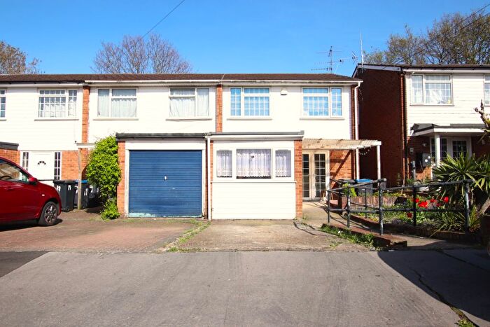 5 Bedroom Semi-Detached House To Rent In Willow Wood Crescent, London, SE25