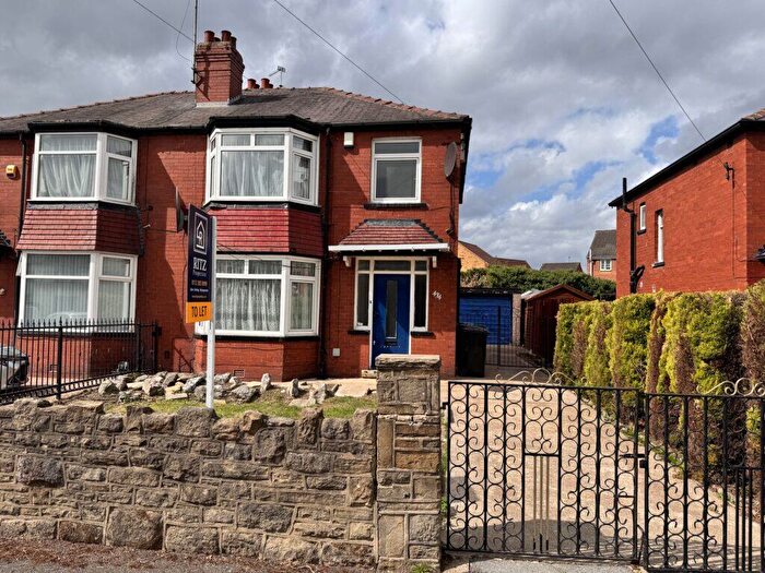 3 Bedroom Semi-Detached House To Rent In Oakwood Lane, Leeds, LS8