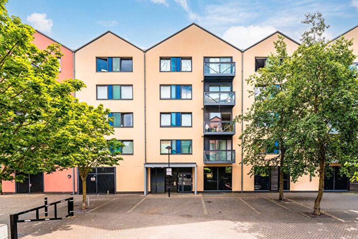 2 Bedroom Flat For Sale In Union Lane, Isleworth, TW7