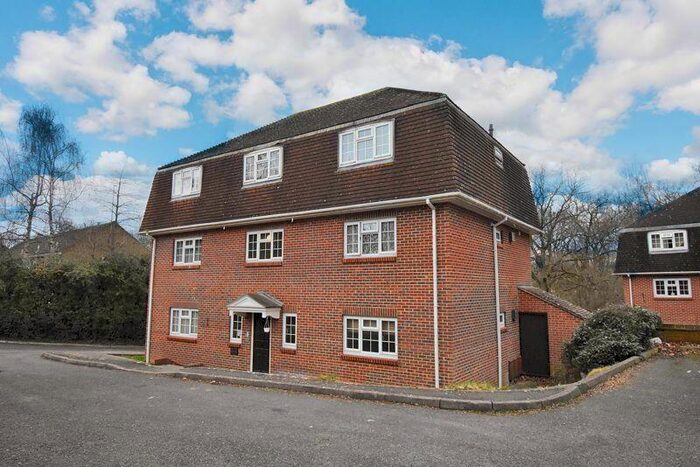 1 Bedroom Flat To Rent In Long Acre Rise, Chineham, RG24