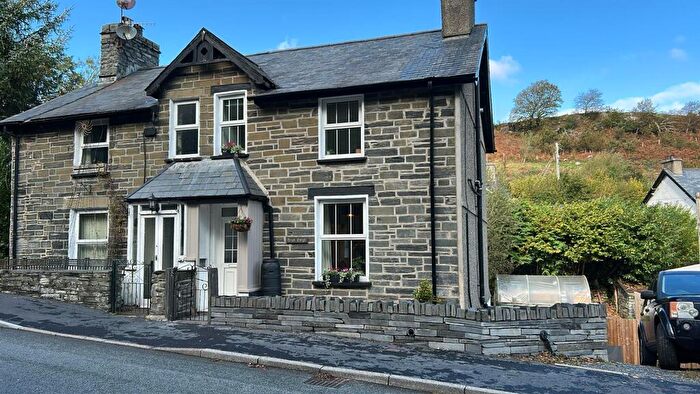 2 Bedroom Semi-Detached House For Sale In Castle Terrace, Dolwyddelan, LL25