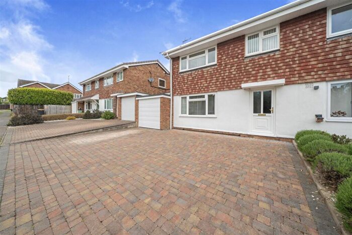 3 Bedroom Semi-Detached House For Sale In Wellpond Close, Sharnbrook, Bedford, MK44
