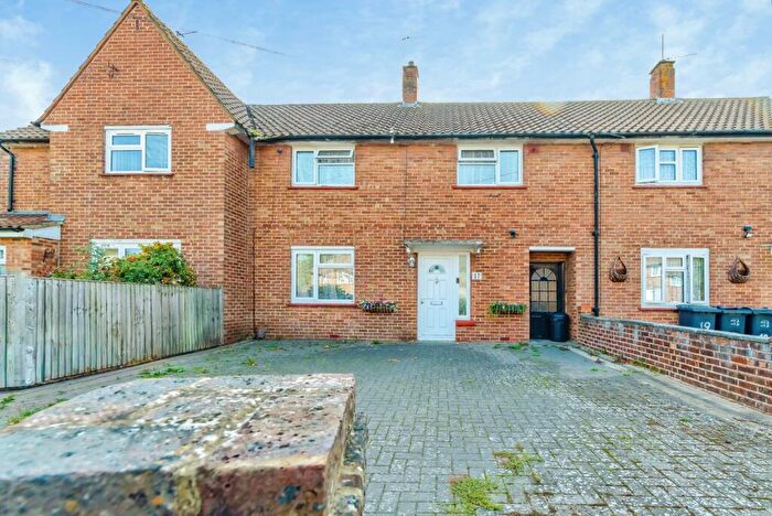 3 Bedroom Terraced House For Sale In Kennelwood Crescent, New Addington, Croydon, CR0