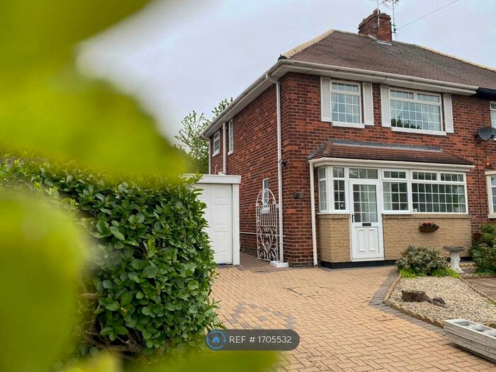 3 Bedroom Semi-Detached House To Rent In Woodlands, Woodlands, DN6