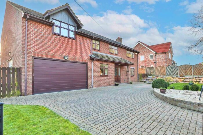 4 Bedroom Detached House For Sale In Main Street, Lelley, Hull, HU12