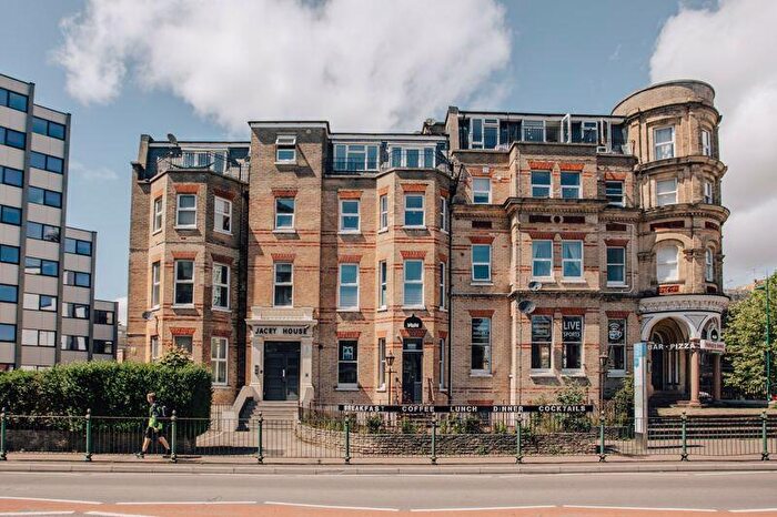 2 Bedroom Flat To Rent In Bath Road, Bournemouth, BH1