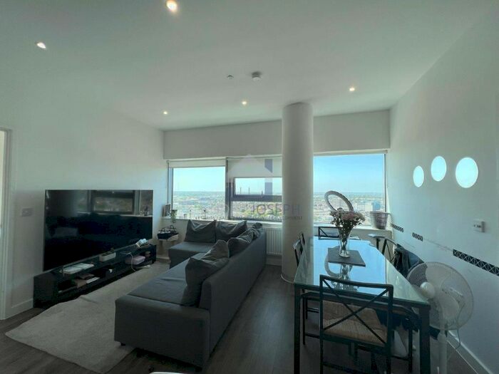 2 Bedroom Flat To Rent In Wellesley Road, West Croydon, CR0