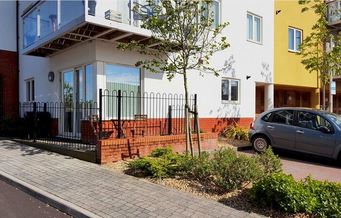 1 Bedroom Apartment To Rent In Paget Road, Penarth, CF64