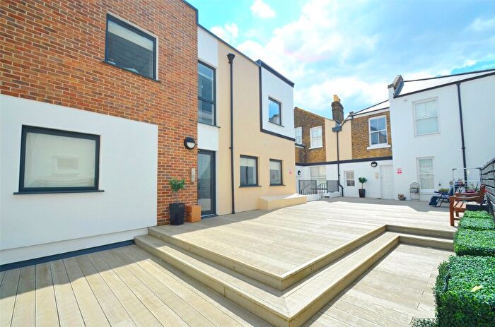 1 Bedroom Flat To Rent In Manor Place, Sutton, SM1