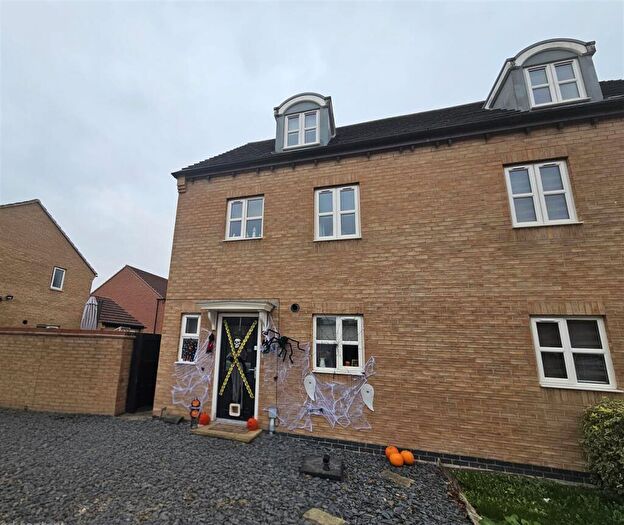 4 Bedroom Semi-Detached House For Sale In Reef Close, Warsop, NG20