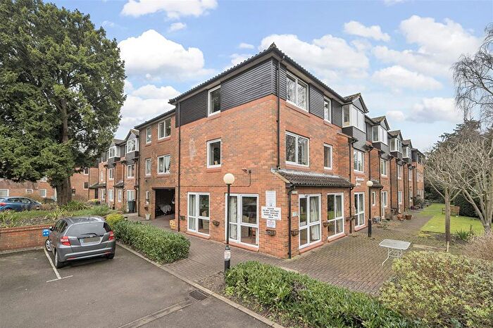 2 Bedroom Flat For Sale In Elstree Road, Bushey Heath, Bushey, WD23