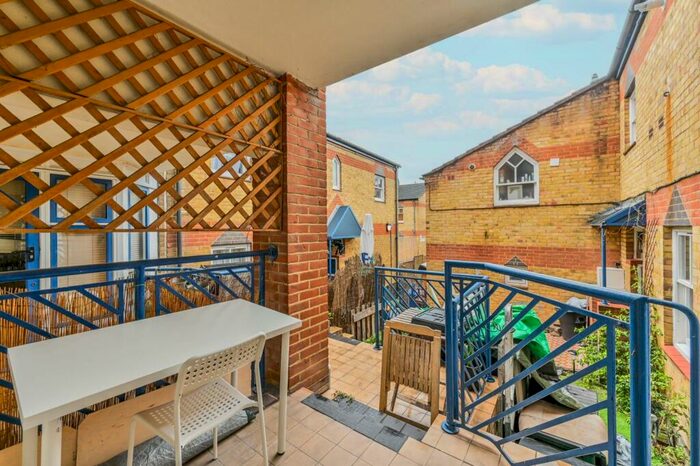 1 Bedroom Flat To Rent In Warltersville Road, Crouch End, London, N19