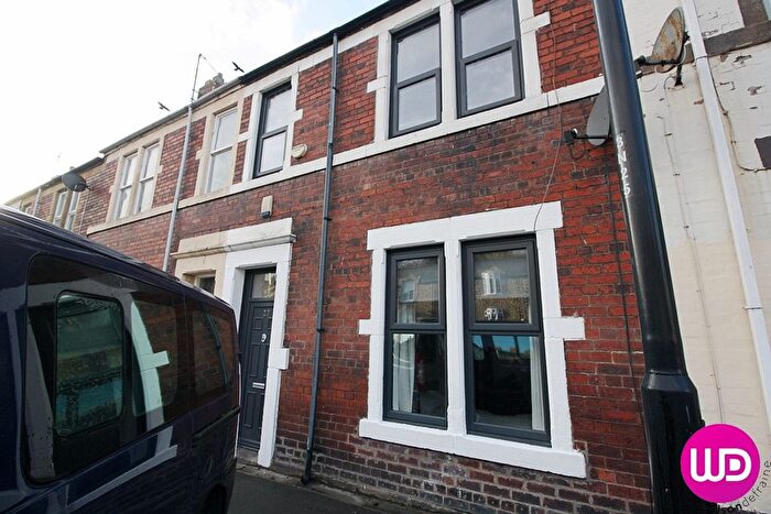 4 Bedroom Terraced House For Sale In Warkworth Crescent, Newburn, Newcastle Upon Tyne, NE15