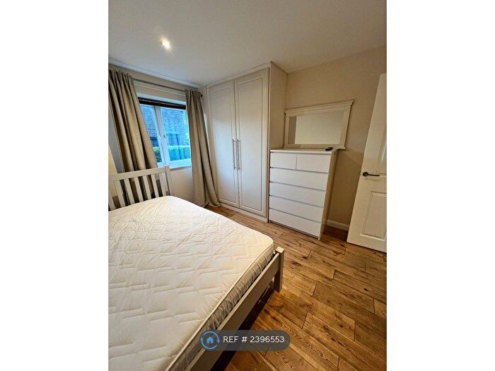 2 Bedroom Flat To Rent In Adrian House, London, E15