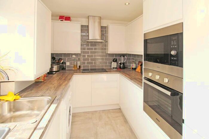 2 Bedroom Apartment To Rent In Greenfield Court, Adel, LS16
