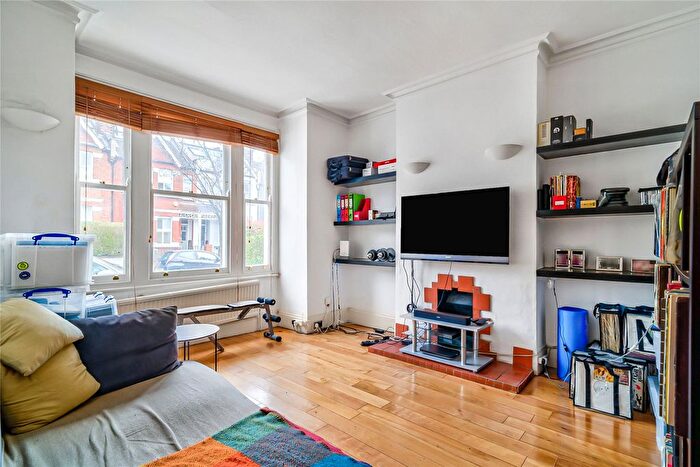 2 Bedroom Maisonette For Sale In Dahomey Road, Furzedown, SW16