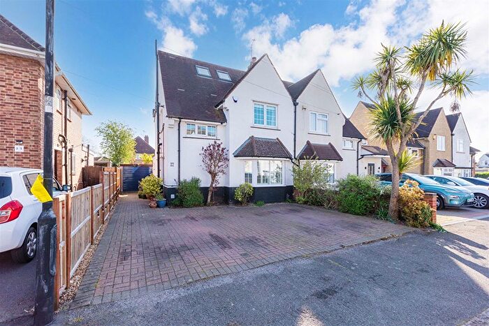 4 Bedroom Semi Detached House For Sale In Anthony Way, Cippenham, SL1