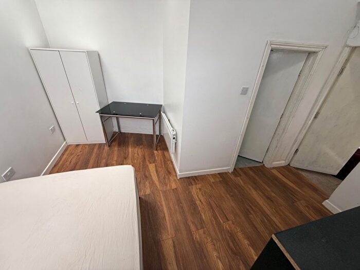 1 Bedroom Flat To Rent In Norbury Avenue, London, SW16