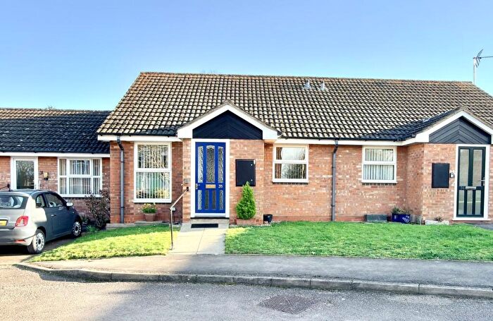 2 Bedroom Retirement Property For Sale In Shephard Mead, Tewkesbury, GL20