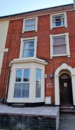 1 Bedroom Flat To Rent In Tettenhall Road, Chapel Ash, Wolverhampton, West Midlands, WV3