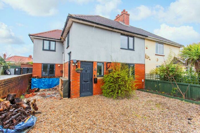 4 Bedroom Semi-Detached House For Sale In Forstal Road, Woolage Village, CT4