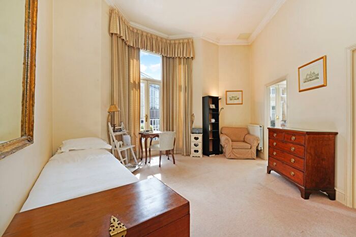 Studio To Rent In Knaresborough Place, Earls Court, London, SW5