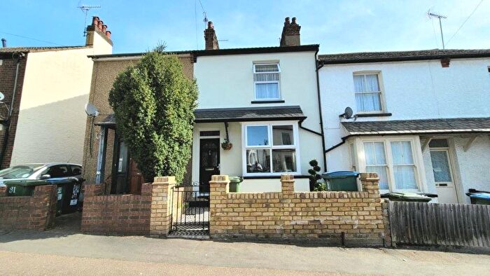2 Bedroom Terraced House For Sale In St. James Road, Watford, Hertfordshire, WD18