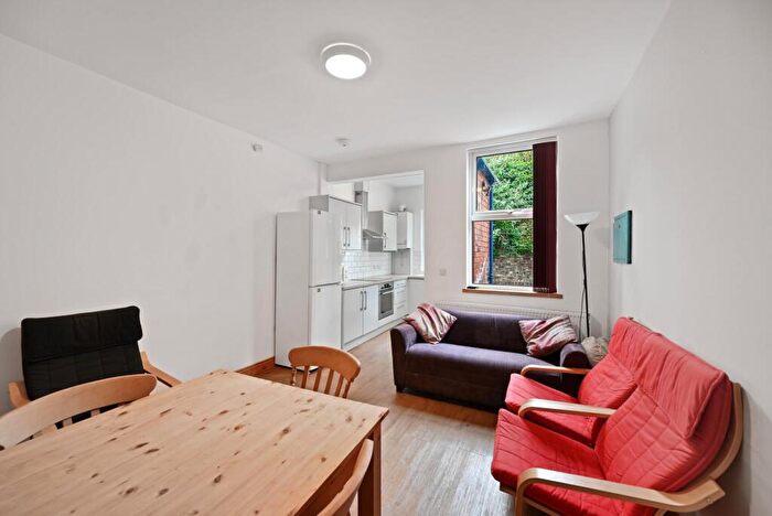 4 Bedroom House To Rent In Warrington Road, Sheffield, S10