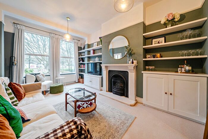1 Bedroom Property For Sale In Leathwaite Road, London, SW11