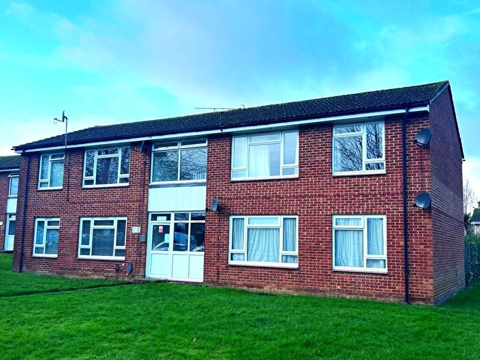 2 Bedroom Flat To Rent In Simmons Close, Hedge End, Southampton, SO30