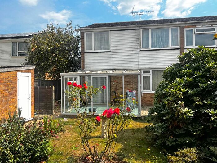 4 Bedroom Semi-Detached House For Sale In Roewood Close, Holbury, Southampton, Hampshire, SO45