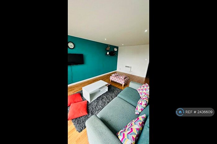 2 Bedroom Flat To Rent In Stobcross Street, Glasgow, G3