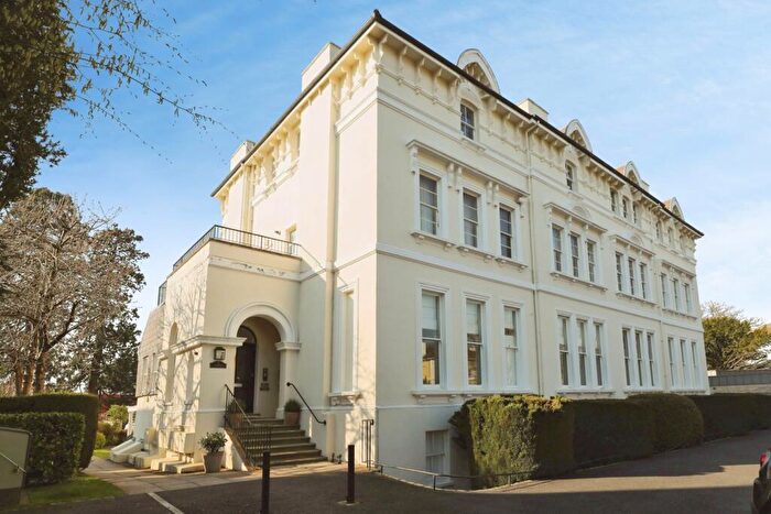 2 Bedroom Apartment For Sale In The Park, Cheltenham, Gloucestershire, GL50