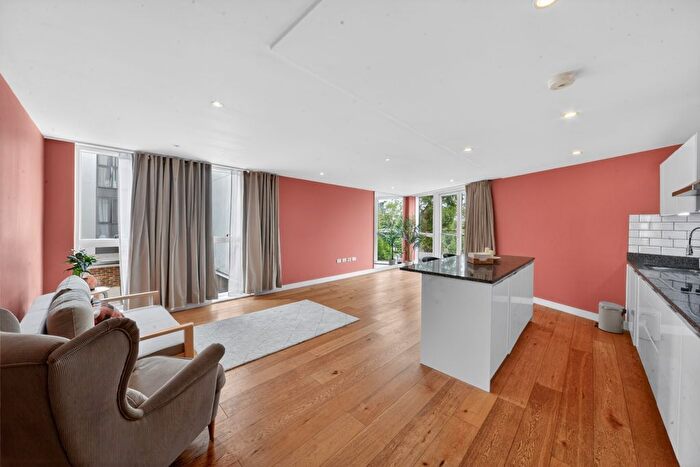3 Bedroom Flat To Rent In Banning Street, London, SE10