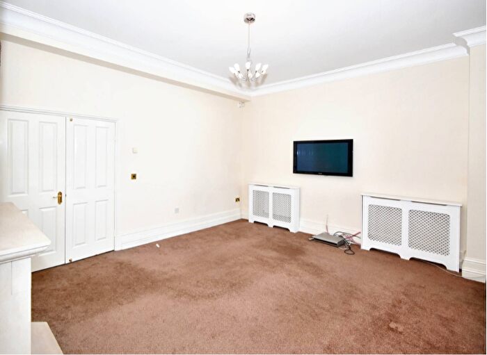2 Bedroom Apartment To Rent In Edgerton Road, Huddersfield, West Yorkshire, HD1