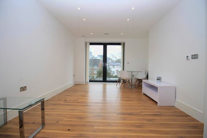 1 Bedroom Flat To Rent In Burston Road, Putney, London, SW15