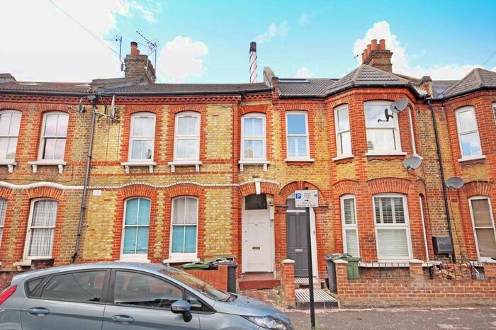 2 Bedroom Flat To Rent In Glenelg Road, London, SW2