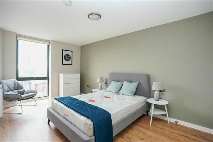 2 Bedroom Flat To Rent In Quay Central, L3