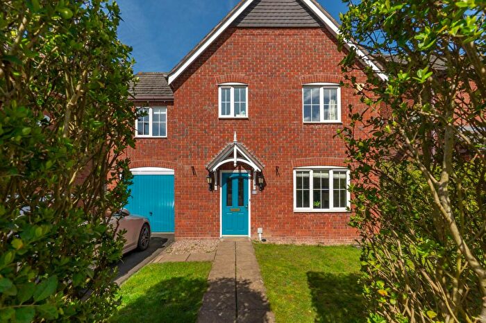 4 Bedroom Detached House For Sale In Pinfold Close, Hinckley, LE10