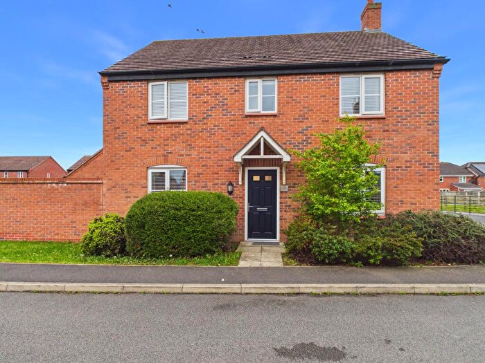 4 Bedroom Detached House For Sale In Kimbolton Way, Boulton Moor, DE24