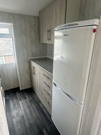 3 Bedroom Flat To Rent In Montford Ave, Rutherglen, G73
