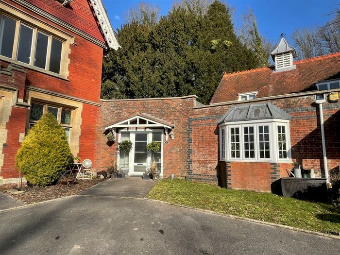 2 Bedroom Ground Flat For Sale In Hughendon Manor, Petersfinger, Salisbury, SP5
