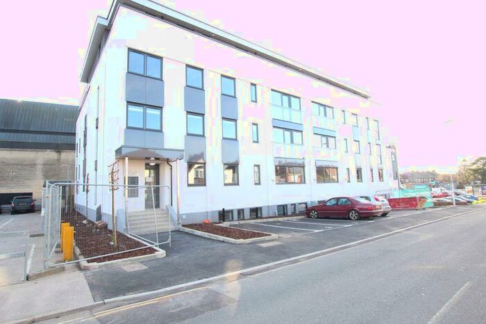 2 Bedroom Flat To Rent In Christopher Road, East Grinstead, RH19