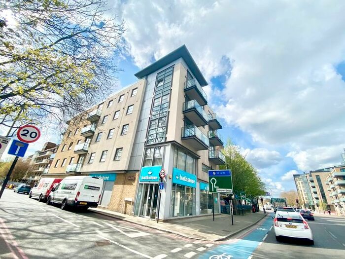 2 Bedroom Flat To Rent In Horizon Building, York Road, Battersea, SW11