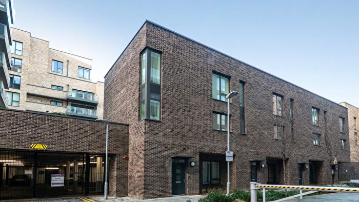 3 Bedroom End Terrace House For Sale In Madeira Street, London, E14