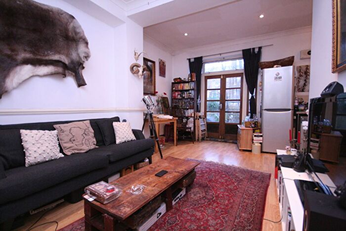 1 Bedroom Flat To Rent In Arthur Road, London, N7